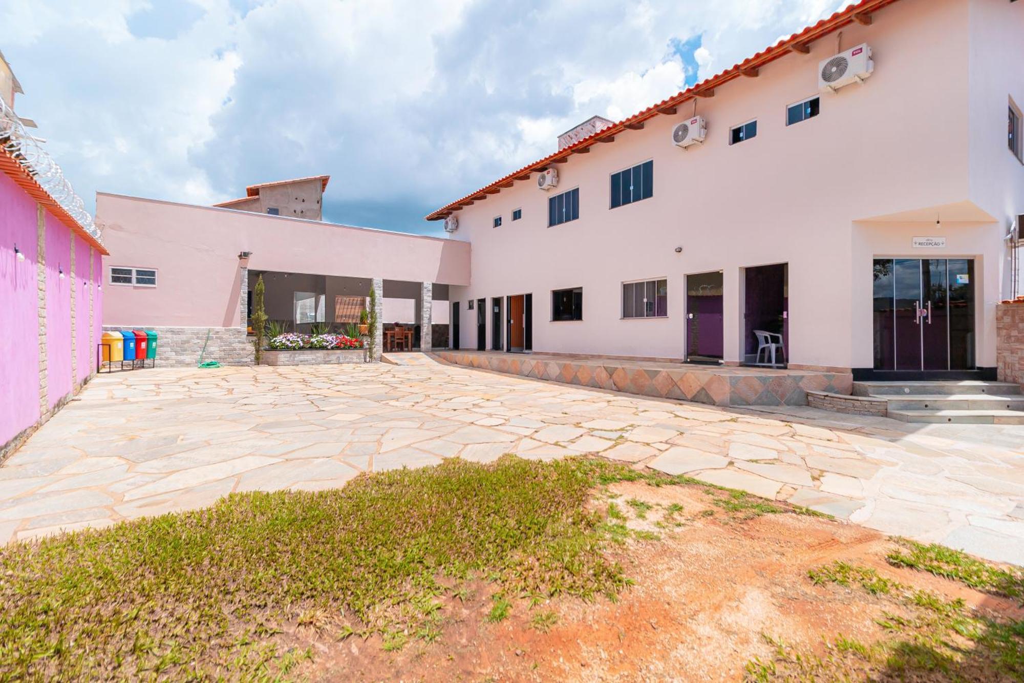 Suítes Meia Lua Casa de hóspedes
