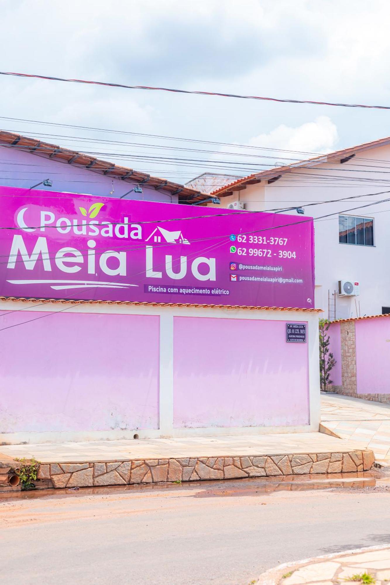 Casa de hóspedes Suítes Meia Lua *